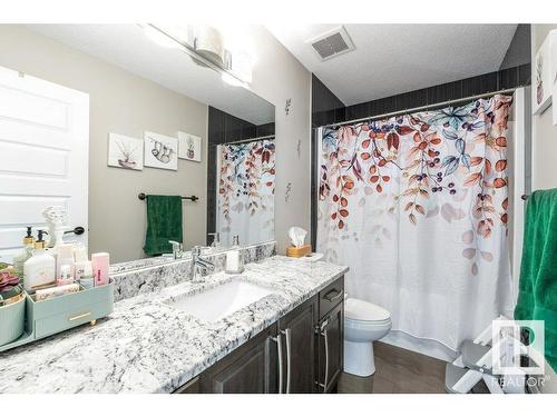 535 Albany Way, Edmonton, AB - Indoor Photo Showing Bathroom