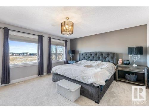 535 Albany Way, Edmonton, AB - Indoor Photo Showing Bedroom