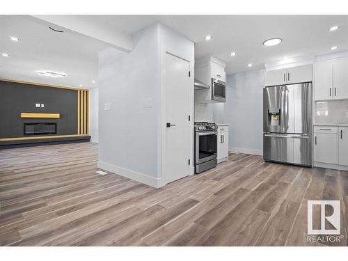 8307 14 Avenue, Edmonton, AB - Indoor Photo Showing Kitchen With Stainless Steel Kitchen With Upgraded Kitchen