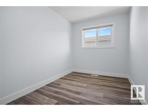 8307 14 Avenue, Edmonton, AB - Indoor Photo Showing Other Room