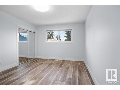 8307 14 Avenue, Edmonton, AB - Indoor Photo Showing Other Room