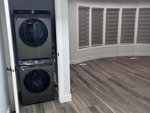 8307 14 Avenue, Edmonton, AB - Indoor Photo Showing Laundry Room