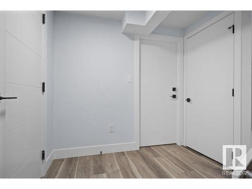 8307 14 Avenue, Edmonton, AB - Indoor Photo Showing Other Room