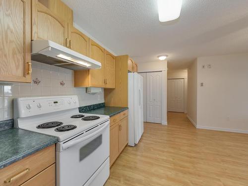 435 2741 55 Street, Edmonton, AB - Indoor Photo Showing Kitchen