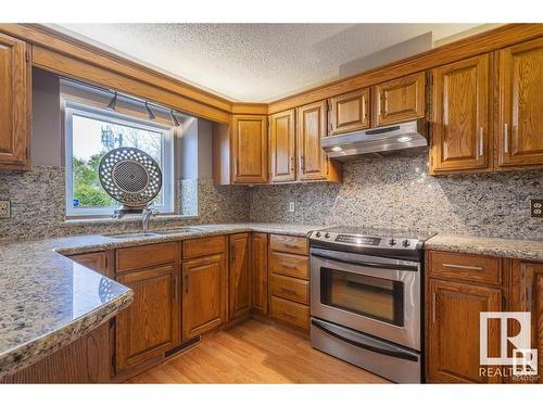 17811 60 Ave, Edmonton, AB - Indoor Photo Showing Kitchen With Double Sink