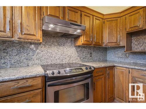 17811 60 Ave, Edmonton, AB - Indoor Photo Showing Kitchen