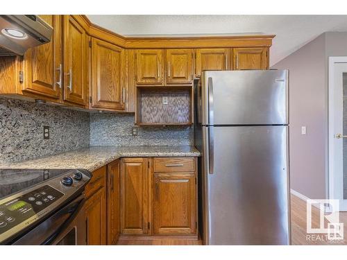 17811 60 Ave, Edmonton, AB - Indoor Photo Showing Kitchen