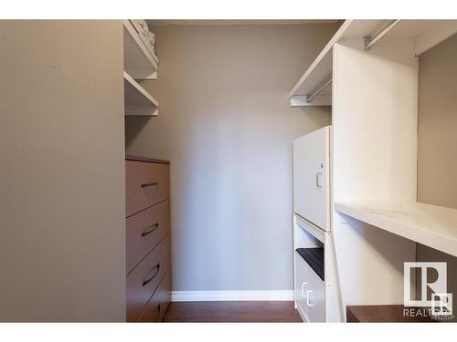 17811 60 Ave, Edmonton, AB - Indoor With Storage