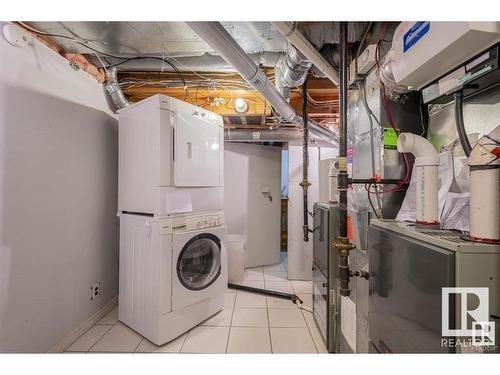 17811 60 Ave, Edmonton, AB - Indoor Photo Showing Laundry Room