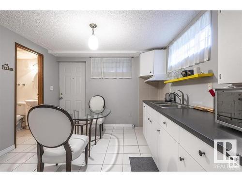 17811 60 Ave, Edmonton, AB - Indoor Photo Showing Kitchen With Double Sink