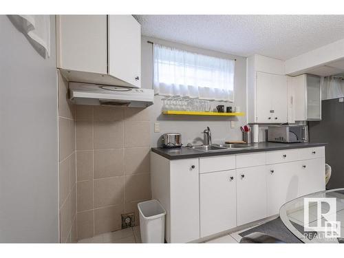 17811 60 Ave, Edmonton, AB - Indoor Photo Showing Kitchen With Double Sink