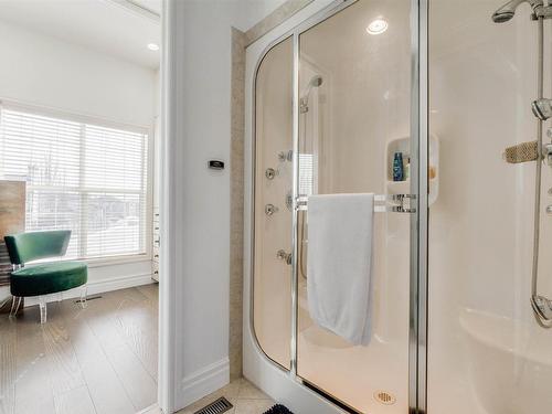 251 Galland Close, Edmonton, AB - Indoor Photo Showing Bathroom