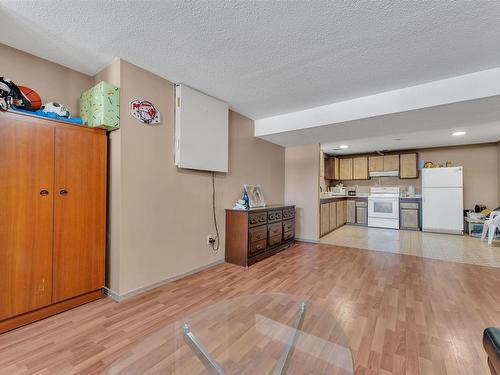 1416 65 Street, Edmonton, AB - Indoor Photo Showing Kitchen