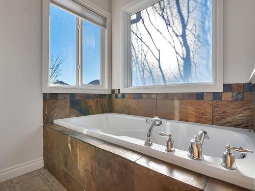 5478 Thibault Wynd, Edmonton, AB - Indoor Photo Showing Bathroom