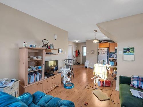 5478 Thibault Wynd, Edmonton, AB - Indoor Photo Showing Living Room