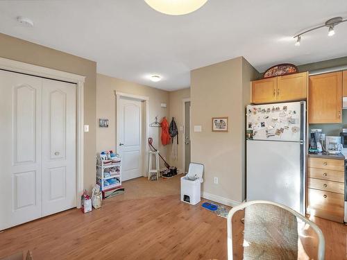 5478 Thibault Wynd, Edmonton, AB - Indoor Photo Showing Kitchen