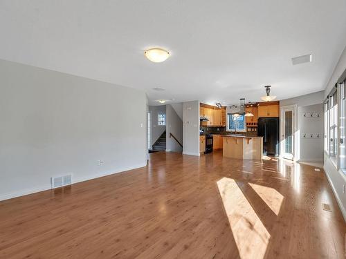 5478 Thibault Wynd, Edmonton, AB - Indoor Photo Showing Living Room