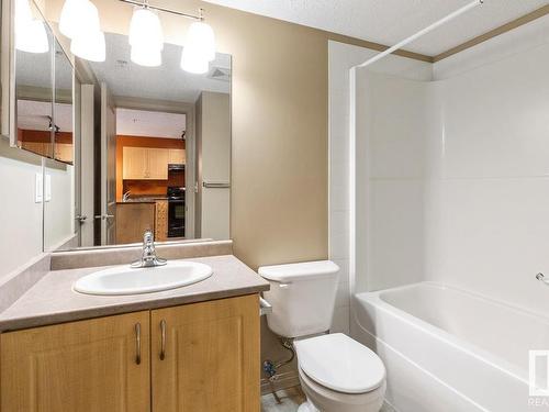 305 11449 Ellerslie Road, Edmonton, AB - Indoor Photo Showing Bathroom