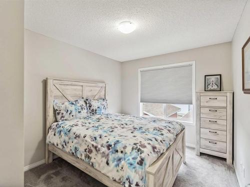 4750 Crabapple Run, Edmonton, AB - Indoor Photo Showing Bedroom