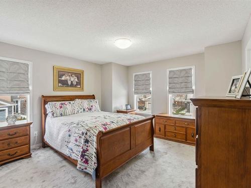 4750 Crabapple Run, Edmonton, AB - Indoor Photo Showing Bedroom