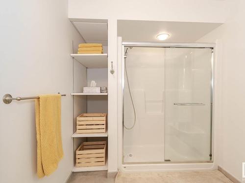 10507 131 Street, Edmonton, AB - Indoor Photo Showing Bathroom