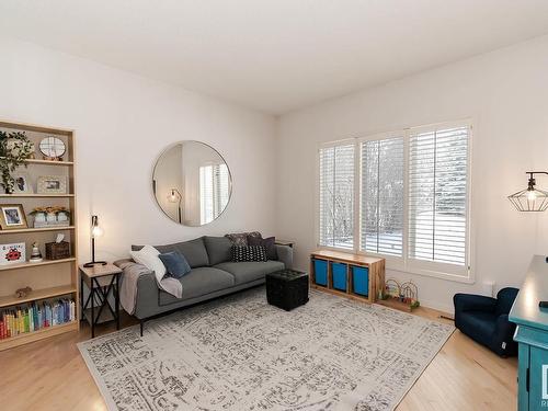 10507 131 Street, Edmonton, AB - Indoor Photo Showing Living Room