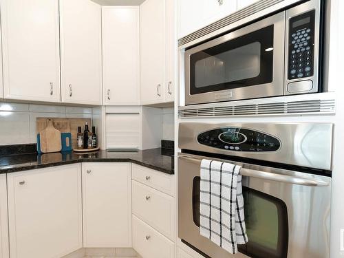 10507 131 Street, Edmonton, AB - Indoor Photo Showing Kitchen