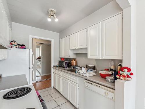 204 11425 41 Avenue, Edmonton, AB - Indoor Photo Showing Kitchen