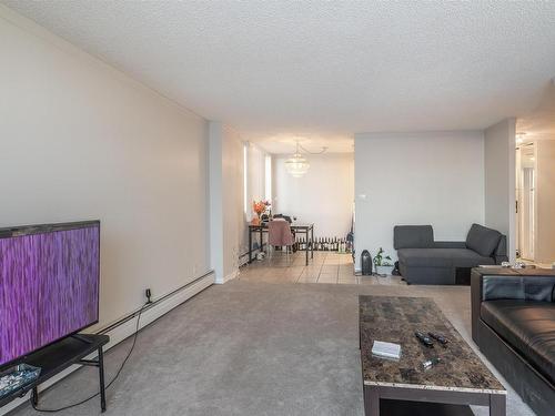 1007 12121 Jasper Avenue, Edmonton, AB - Indoor Photo Showing Living Room