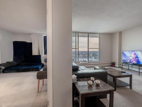 1007 12121 Jasper Avenue, Edmonton, AB - Indoor Photo Showing Living Room