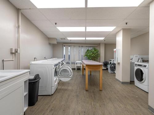 1007 12121 Jasper Avenue, Edmonton, AB - Indoor Photo Showing Laundry Room