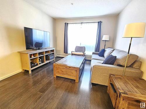 143 348 Windermere Road, Edmonton, AB - Indoor Photo Showing Living Room