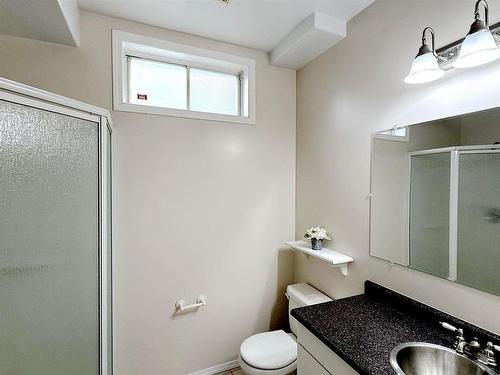 328 Burton Road Nw, Edmonton, AB - Indoor Photo Showing Bathroom