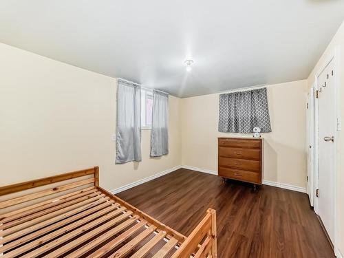 11606 95 Street, Edmonton, AB - Indoor Photo Showing Bedroom