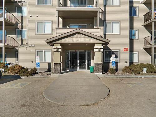 130 301 Clareview Station Drive, Edmonton, AB - Outdoor