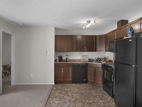 130 301 Clareview Station Drive, Edmonton, AB - Indoor Photo Showing Kitchen