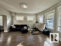 9862 76 Avenue, Edmonton, AB  - Indoor Photo Showing Living Room 