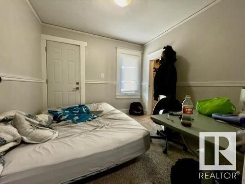 9862 76 Avenue, Edmonton, AB - Indoor Photo Showing Bedroom