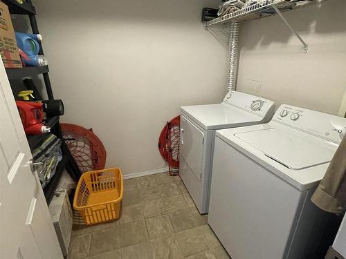 210 13625 34 Street, Edmonton, AB - Indoor Photo Showing Laundry Room