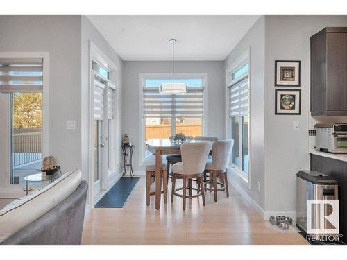 3209 Winspear Crescent, Edmonton, AB - Indoor Photo Showing Dining Room