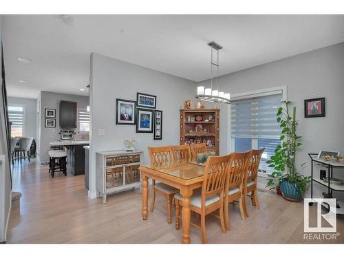 3209 Winspear Crescent, Edmonton, AB - Indoor Photo Showing Dining Room