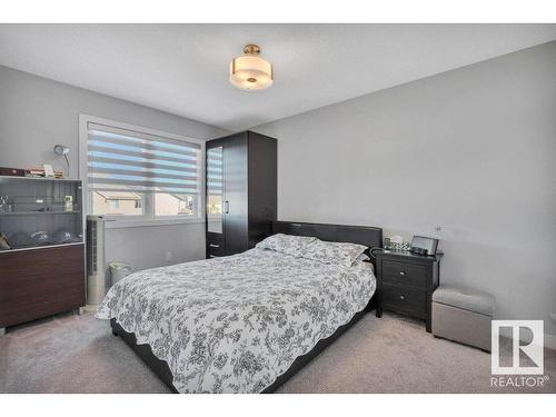 3209 Winspear Crescent, Edmonton, AB - Indoor Photo Showing Bedroom