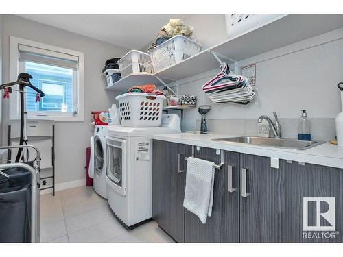 3209 Winspear Crescent, Edmonton, AB - Indoor Photo Showing Laundry Room