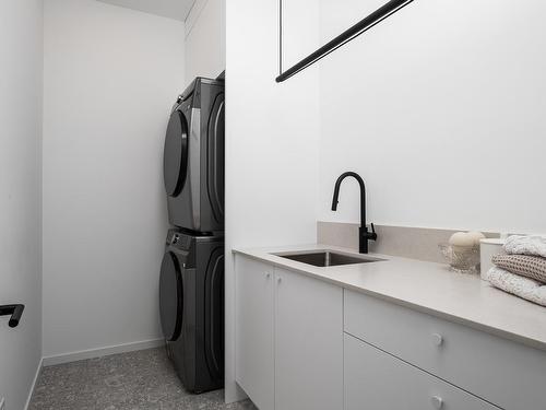 9252 76 Street, Edmonton, AB - Indoor Photo Showing Laundry Room