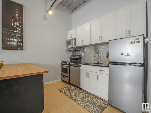 305 10355 105 Street, Edmonton, AB - Indoor Photo Showing Kitchen