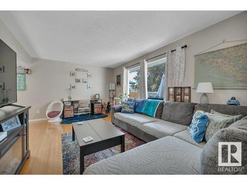 13527 115 Street, Edmonton, AB - Indoor Photo Showing Living Room