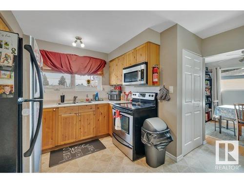 13527 115 Street, Edmonton, AB - Indoor Photo Showing Kitchen With Double Sink