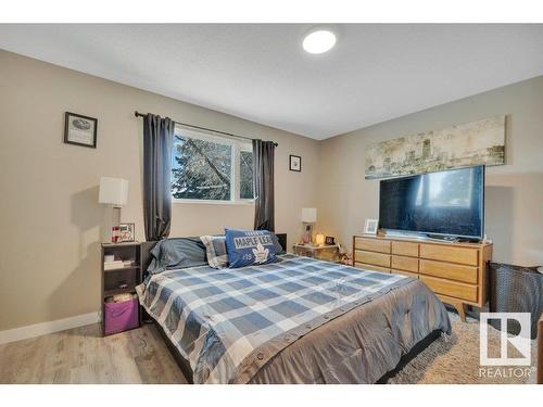 13527 115 Street, Edmonton, AB - Indoor Photo Showing Bedroom