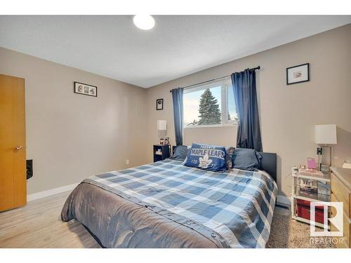 13527 115 Street, Edmonton, AB - Indoor Photo Showing Bedroom