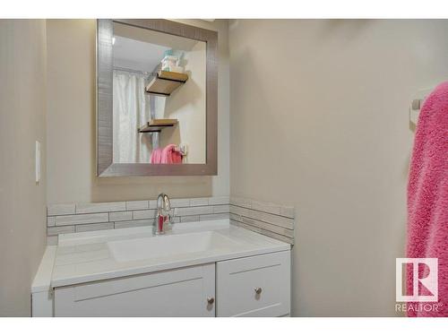 13527 115 Street, Edmonton, AB - Indoor Photo Showing Bathroom